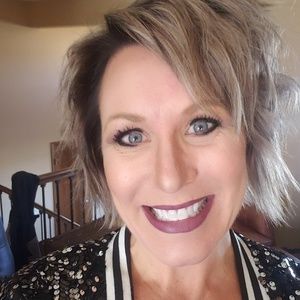 Meet your Posher, Stacy